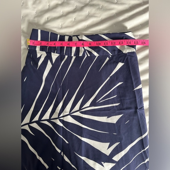 Banana Republic silk palm pattern navy patio skirt - Picture 2 of 8